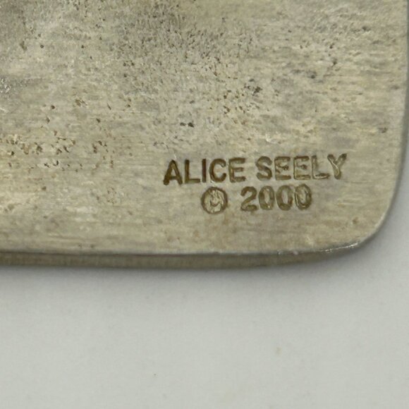 Alice Seely 2000 Tribal Silvertone Brooch With Engraved Petroglyph Design 1.75 I - Picture 6 of 13